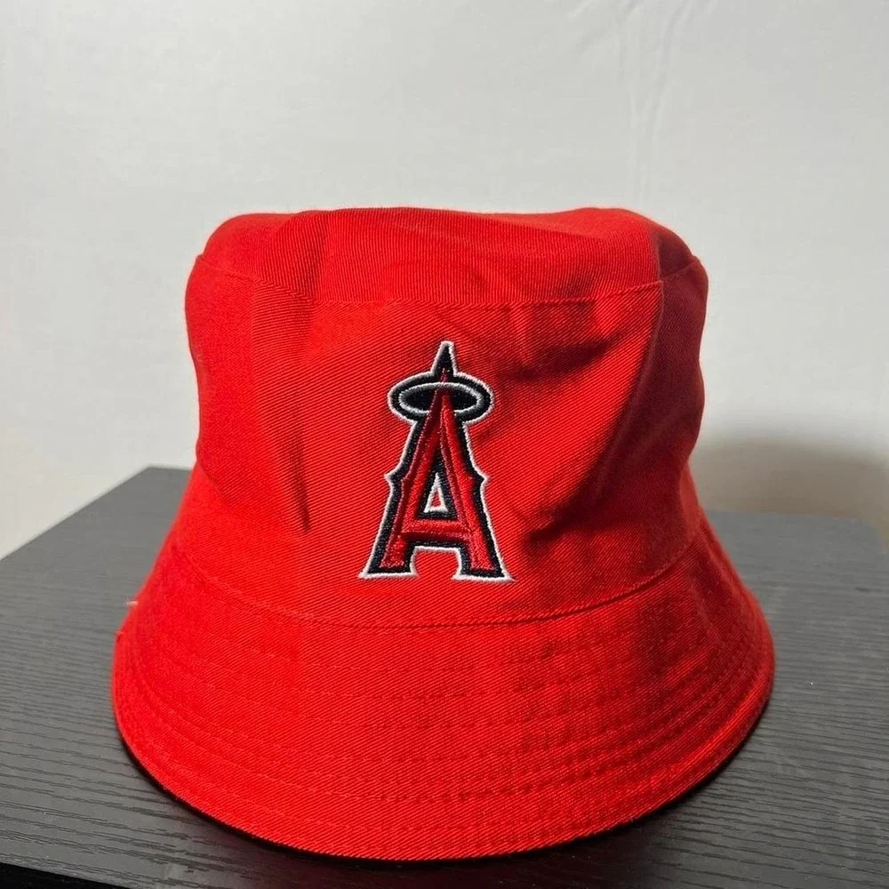 Los Angeles Angels Yakult Reversible Bucket Hat Red Cream MLB Hat
